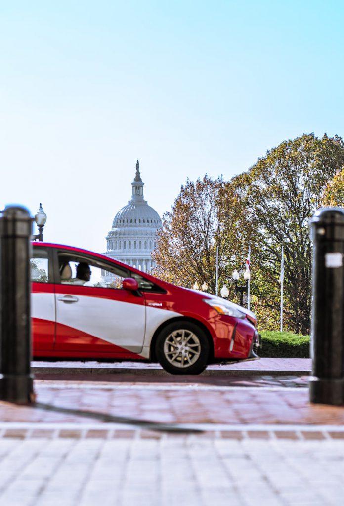 toyota prius running hybrid. Carro Hibrido