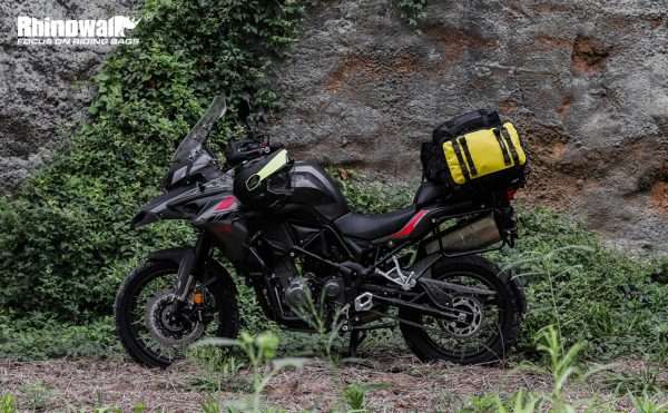 Rhinowalk Bolsa de cola de motocicleta 30L impermeable Motor Alforja de viaje Equipaje de viaje Rack trasero de motocicleta Almacenamiento de maletero Accesorios profesionales-Negro